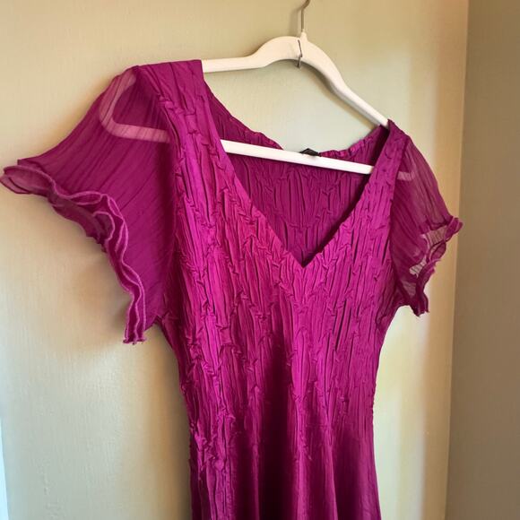 Komarov Fuchsia Purple Short Sleeve V-neck Midi Dress Sheer Sleeves Crinkle XL - Picture 2 of 8